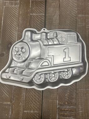 1994- Thomas the Tank Engine Silver Train Cake Pan - Kids Toys